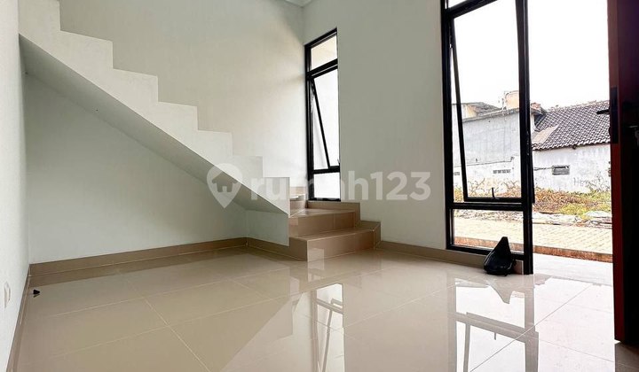 Ready-to-Occupy House in Setu, East Jakarta with Sharia KPR Option 2