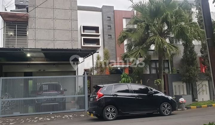 Rumah 2 lantai di Taman kopo indah 3 Rumah 2 lantai di Taman kopo indah 3