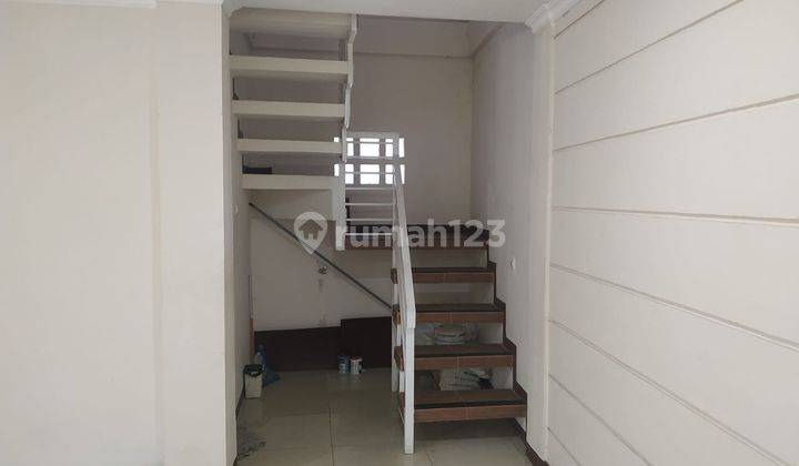 Rumah Mainroad Bisa Jadi Tempat Kantor Office Jalan Surya Sumantri Bandung  2