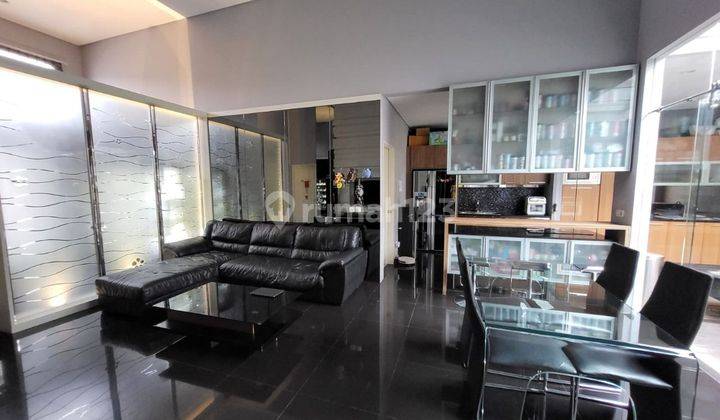 Rumah Lux Semi Furnished Siap Huni di Komplek Kota Baru Parahyangan 2