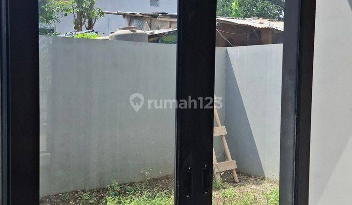 Rumah Sejuk di Komplek Sariwangi dekat Setra Duta 2