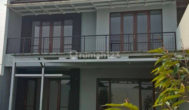 Rumah Asri 2 Lantai di Komplek Budi Indah dekat UPI 2