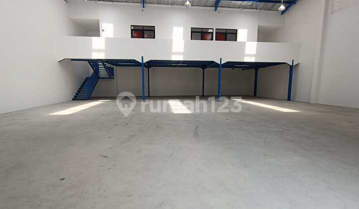 Clean Warehouse Ready for Use on Caringin Main Road Clean Warehouse Ready for Use on Caringin Main Road
