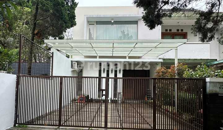 For Rent  Rumah di Setraduta Hegar 1