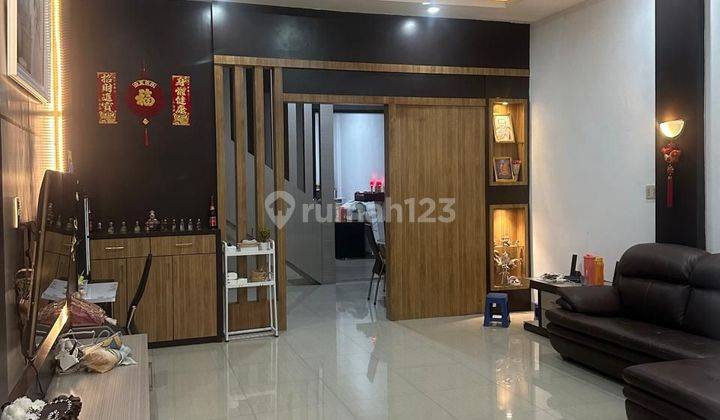 RUMAH MEWAH di KOMPLEK TAMAN PLATINA BARU, TITIPAPAN 1