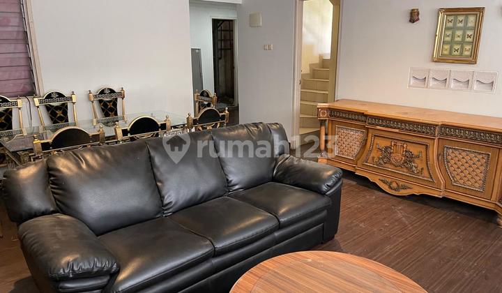 DISEWAKAN Rumah BGM PIK1 Akasia Golf 3 lantai LT : 8x18m² DISEWAKAN Rumah BGM PIK1 Akasia Golf 3 lantai LT : 8x18m²