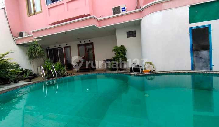 sell house cipinang swimming pool 8 bedrooms 2
