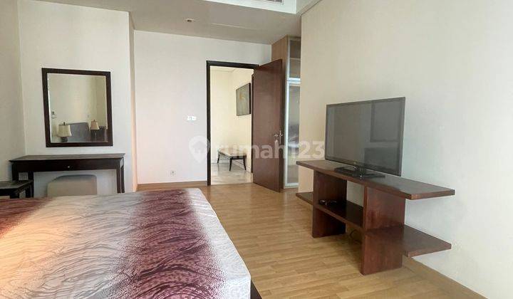 kamar tidur disewakan apartment the peak sudirman