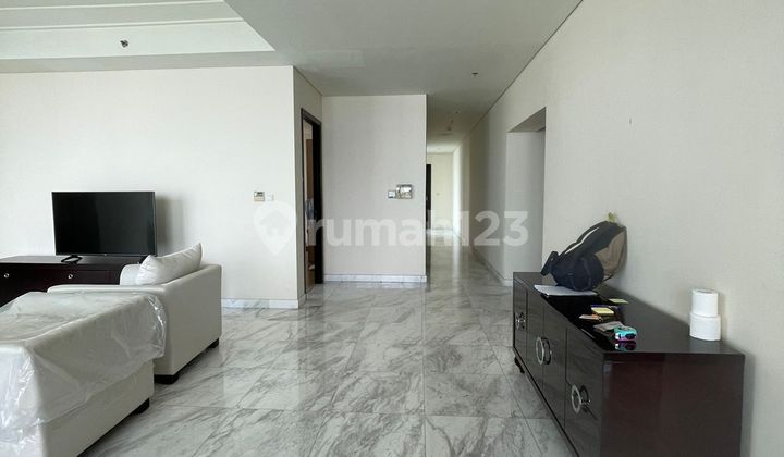 ruang tamu disewakan apartment the peak sudirman