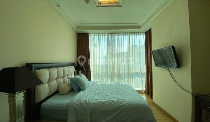 kamar tidur disewakan luxury apartment the peak