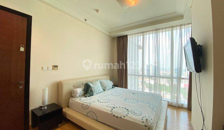 Disewakan Luxury Apartment The Peak Sudirman Jakarta Selatan Private Lift Very Good Condition Furnished 3 Bedrooms 2