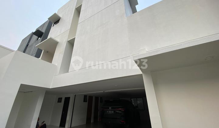 Dijual Murah Rumah 4 Lantai Daerah Kemang Ada Private Pool, Carport Luas Dijual Murah Rumah 4 Lantai Daerah Kemang Ada Private Pool, Carport Luas