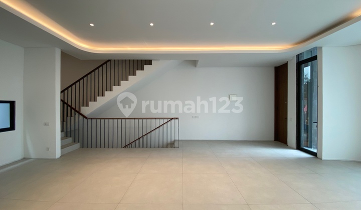 Luxury Cluster for Sale with Unique Facade in a Strategic Location