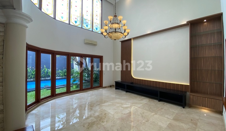 Disewakan Rumah Strategis Pondok Indah 2 Lantai Ada Swimming Pool 2