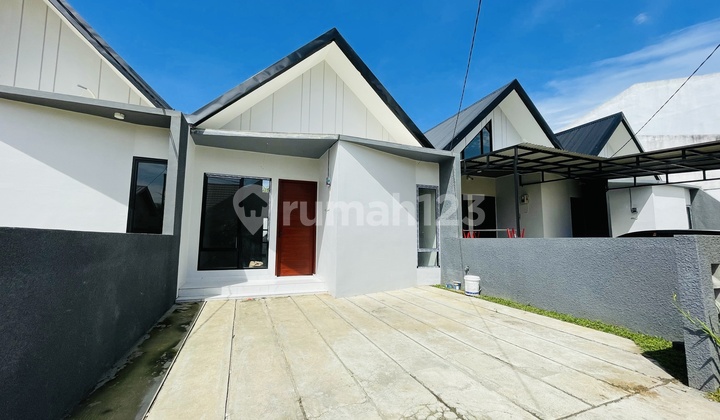 Ready-to-Live House Medan Johor with Certificate of Title (SHM)