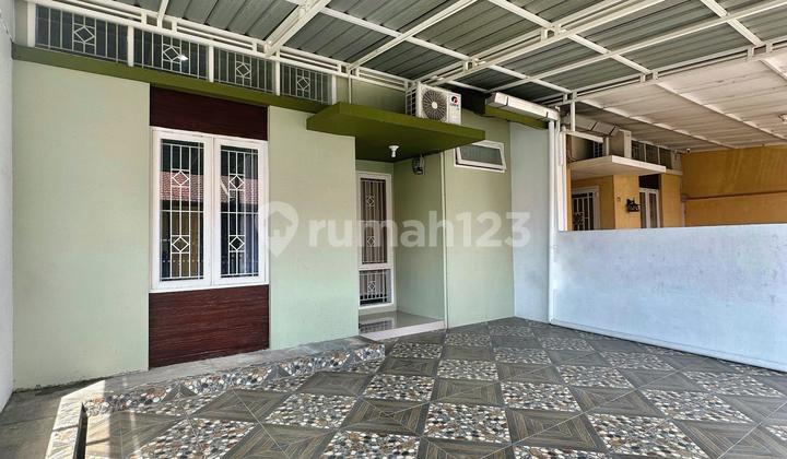 Fully Furnished House in Medan Johor Complex with Certificate of Ownership
