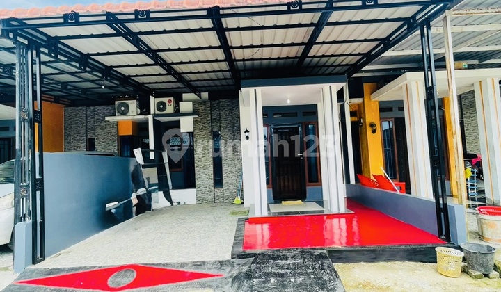 Ready-to-Occupy House in Medan Johor Complex with SHM