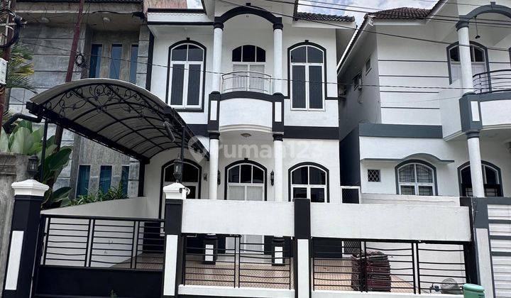 Dijual Rumah 2 Lantai Dalam Komplek Mewah Medan Johor 1