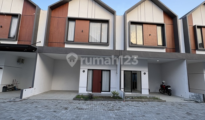 Rumah Siap Huni Dekat Pintu Tol Amplas