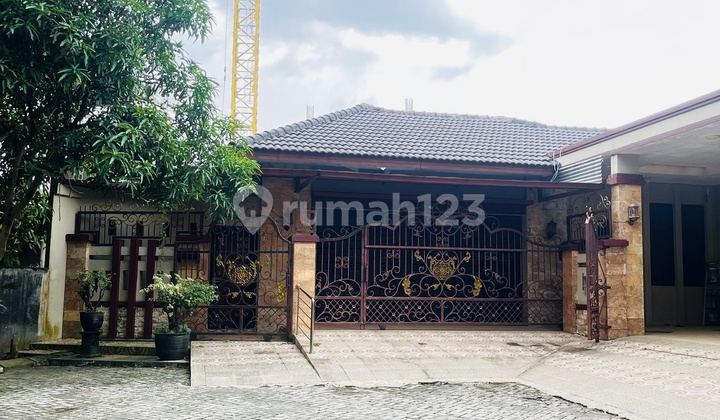 Rumah Luas Dalam Komplek Medan Johor SHM 2