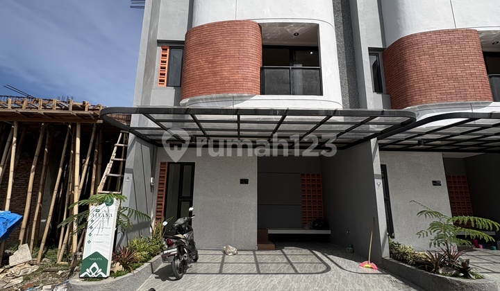 Dijual Rumah Mewah Dalam Komplek di Setia@Budi Dijual Rumah Mewah Dalam Komplek di Setia@Budi