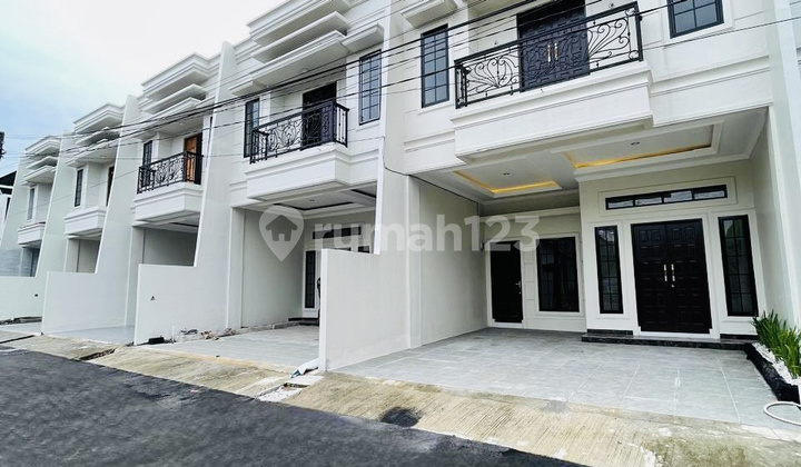 Rumah Mewah Siap Huni Akses Setia Budi Ringroad
