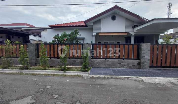 Dijual Rumah Luas Dalam Komplek Tanjung Gusta Dijual Rumah Luas Dalam Komplek Tanjung Gusta