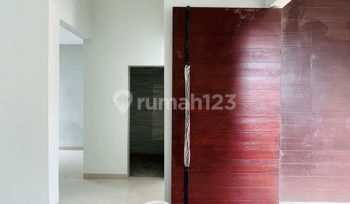 Ready-to-Live House Near Titi Kuning Main Road with SHM