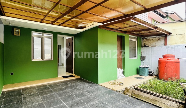 Affordable 2-Story House in a Complex on Ringroad with Freehold Title 2