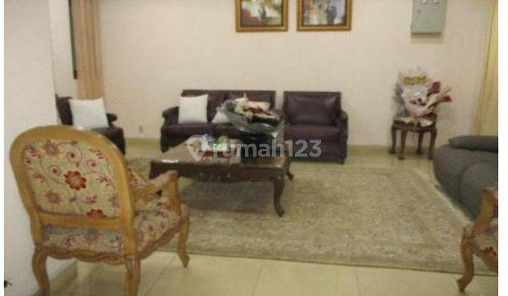 Rumah Mewah Include Kolam Renang Komplek Tasbih SHM