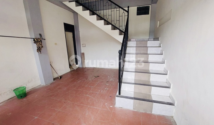 For Sale: 14-Room Boarding House in Medan Johor, Freehold Title 2