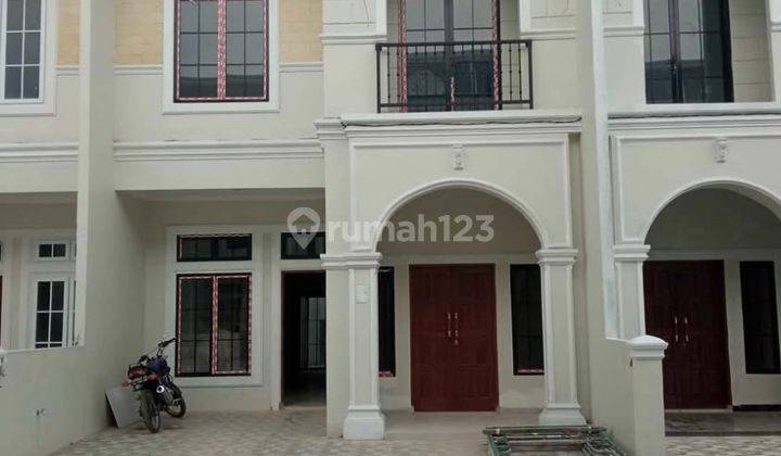 Rumah Mewah Siap Huni Ukuran 6.5x20 Jalan Stm di jln stm, Medan Kota 1