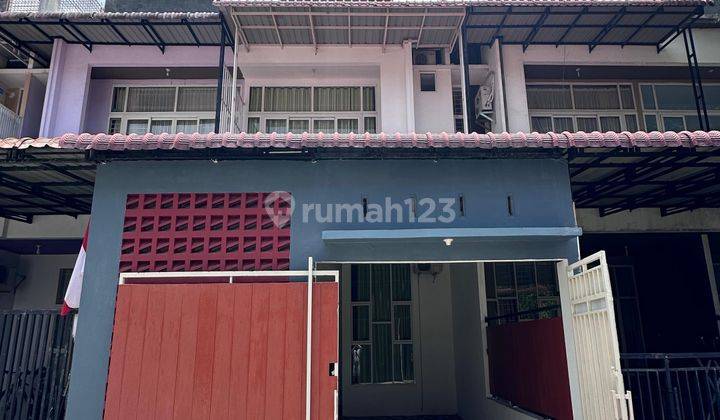 Dijual Rumah 2,5  Lantai Komplek J City 1