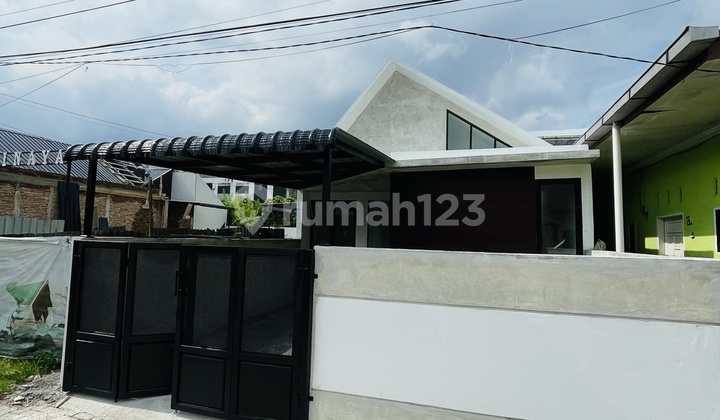 Ready-to-Live House Near Titi Kuning Main Road with SHM