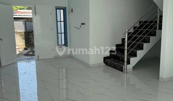 Affordable 2-Story House Near Uma Campus 2