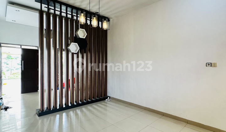 Ready-to-Occupy House in Flamboyan Street Complex with SHM 2