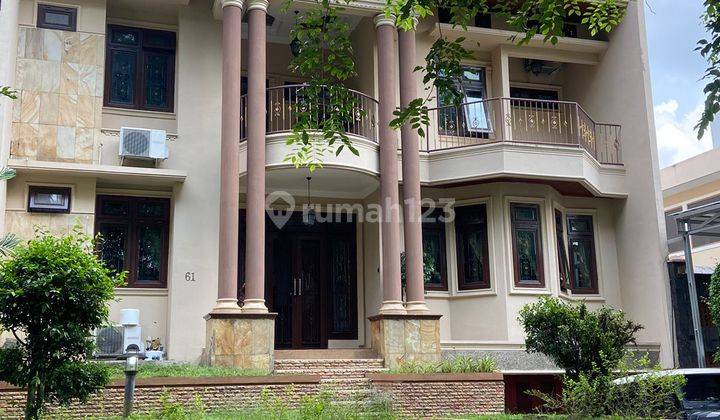 Rumah Mewah Include Kolam Renang Komplek Tasbih SHM