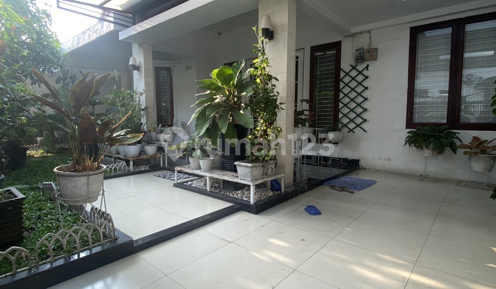 Spacious Semi-Furnished House in Pondok Surya Complex Spacious Semi-Furnished House in Pondok Surya Complex