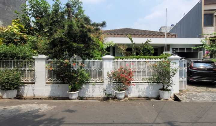 Beautiful house for sale in Kebun Jeruk, Srengseng, Kembangan, West Jakarta Beautiful house for sale in Kebun Jeruk, Srengseng, Kembangan, West Jakarta