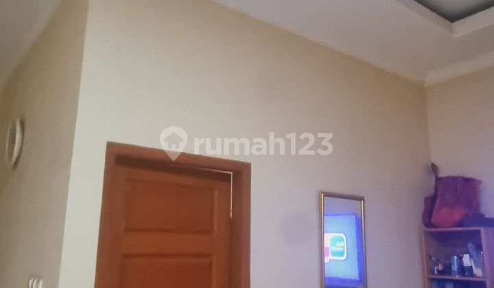 Dijual rumah 3 lantai di Karang Tengah, Kota Tangerang, Banten 2