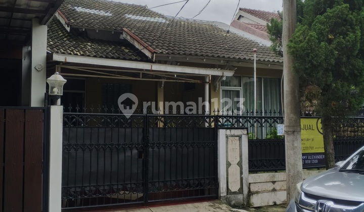 Jual rumah dikomplek mewah di Cinere, Depok, Jawa Barat