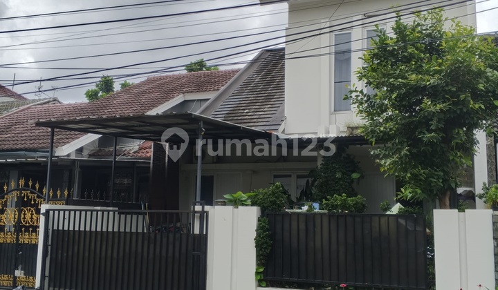Jual rumah di komplek mewah di Cinere, Depok, Jawa Barat
