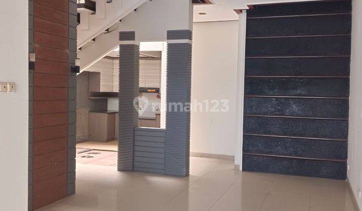 Rumah Bagus Dekat Kota 2 Lantai Baru Semi Furnished di Leuwi Anyar, Leuwi Panjang 2