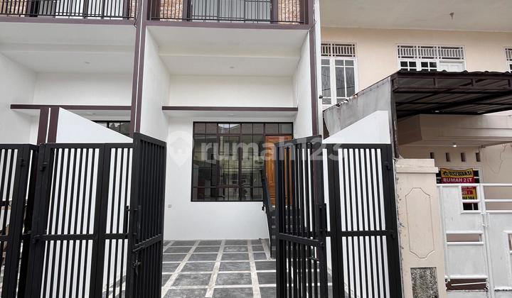 For Sale 3-Story House, Perfect for Young Families/Singles in Pondok Kelapa For Sale 3-Story House, Perfect for Young Families/Singles in Pondok Kelapa