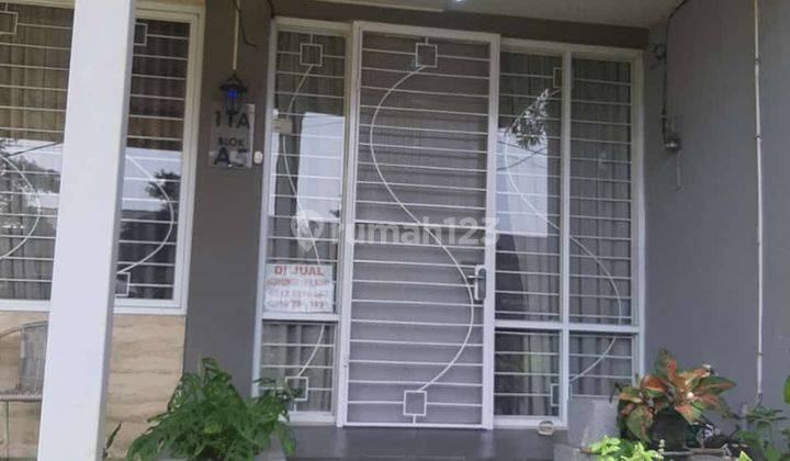 Di jual Rumah 2 Lantai Bagus depan taman di jatake tanggerang 2