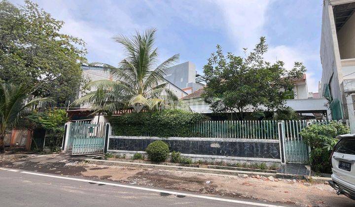 Di Jual Rumah Desain Clasik Di Cempaka Putih 1