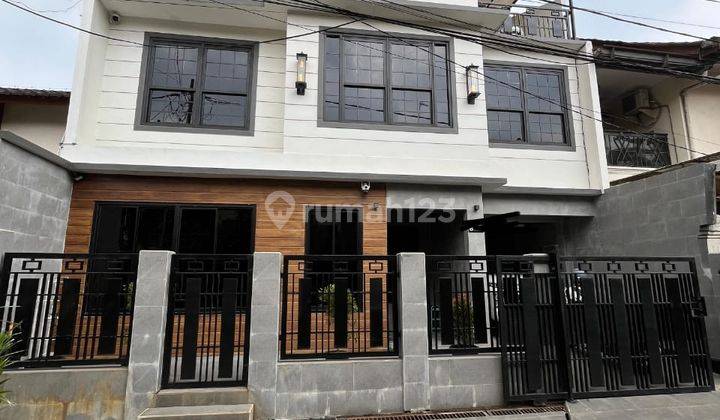 Di Jual Rumah Baru 3 Lantai Di Pondok Bambu 2