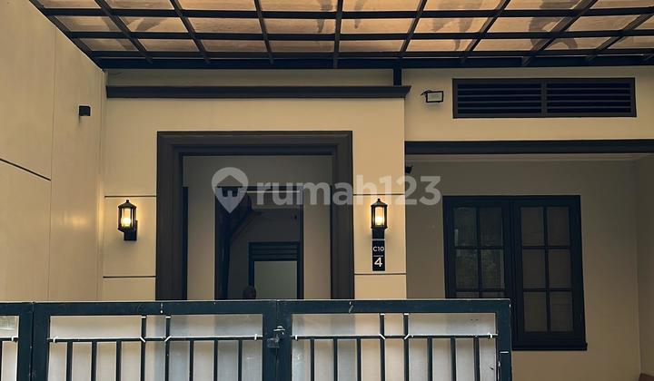 For Rent: 3-Bedroom House Facing the Park in Pondok Kelapa For Rent: 3-Bedroom House Facing the Park in Pondok Kelapa