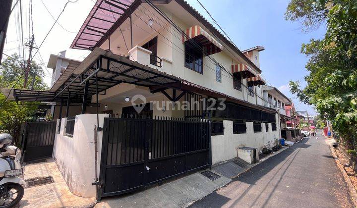 Rumah 2 Lantai Dekat Taman Di Pondok Kelapa 2