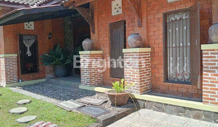 Turun Harga ...rumah Mewah, Bergaya Vintage Di Banjarsari Solo 2